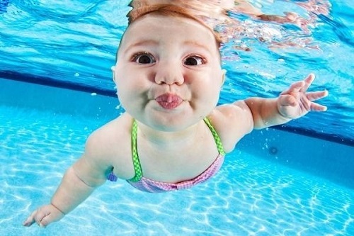 Cho trẻ học bơi là cách giúp con phát triển chiều cao nhanh nhất
