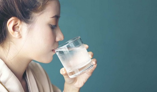 Uống nước lạnh gây hại cơ thể như thế nào?