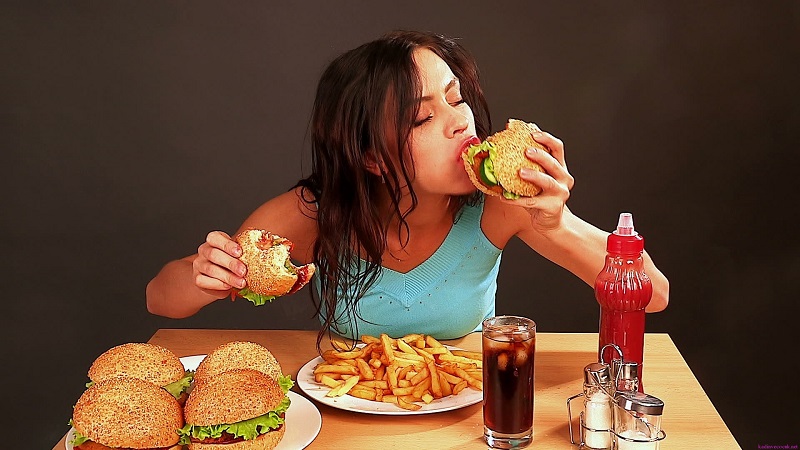 Thói quen ăn uống không lành mạnh, thích ăn fastfood