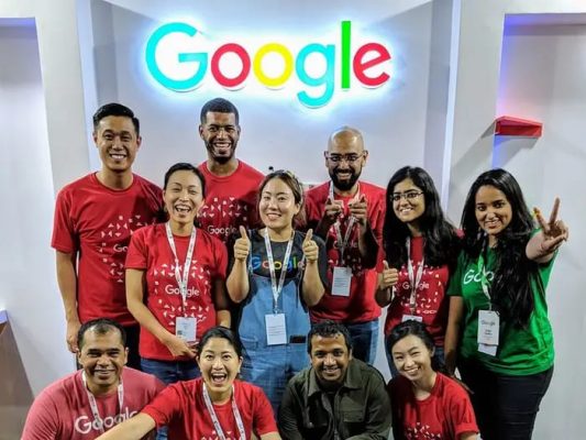 hình ảnh nhân viên Google đến từ nhiều quốc gia khác nhau